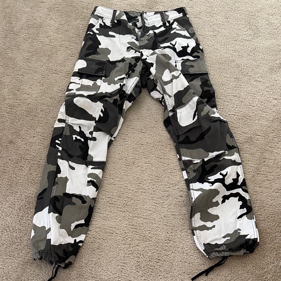 Pants - Camouflage Cargo Pants